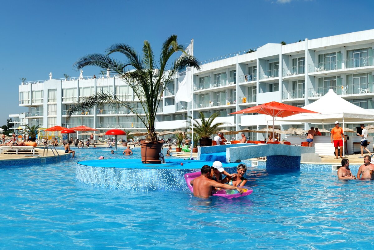 Бассейн в отеле. Фото использовано в качестве иллюстрации. Источник — сервис «Яндекс Картинки». 