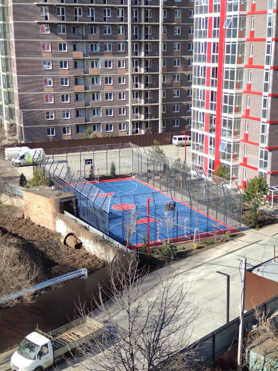 Спортивная площадка