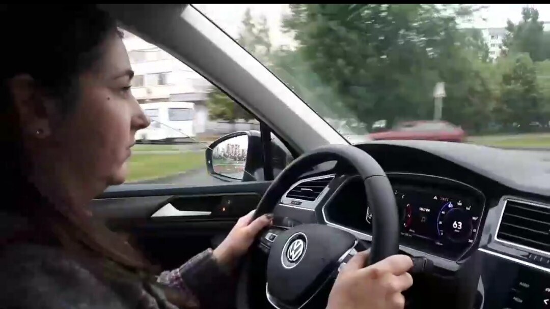 Обеспечивайте подвижность ваших глаз! Удержание взгляда на одном объекте на продолжительное время уменьшает ваше .................. зрение!