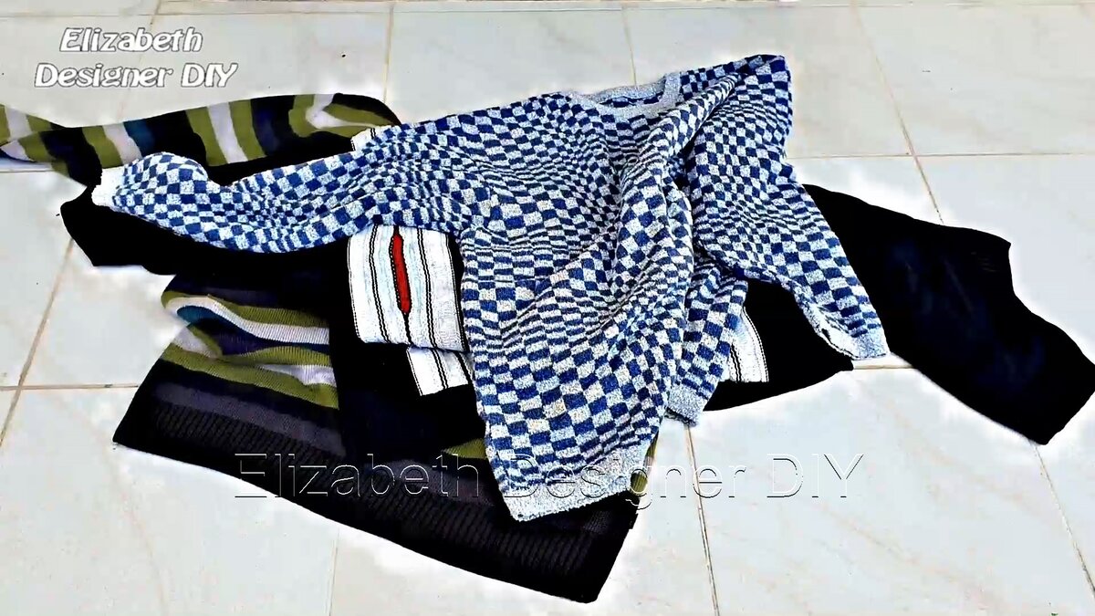 Мужские свитера были слишком мрачные, и я добавила один свой. Он с ужасной геометрической иллюзией. Рада была пустить его под нож. 