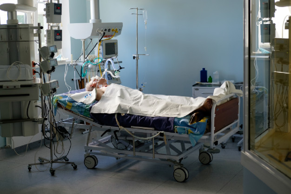 Больной на ИВЛ. Фото с сайта ru.freepik.com