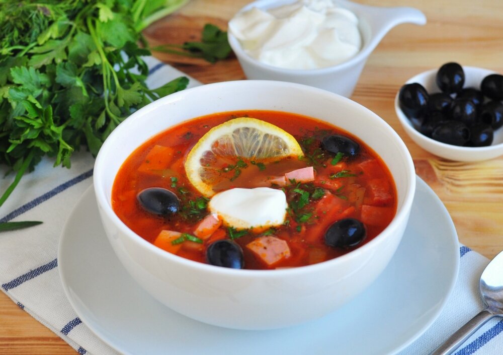 Сытная солянка за пол часа.