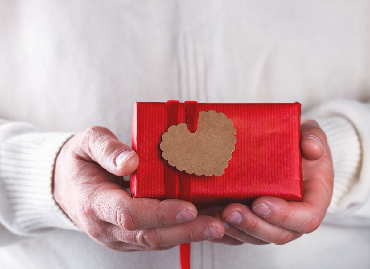 Подарки надо выбирать тщательно.