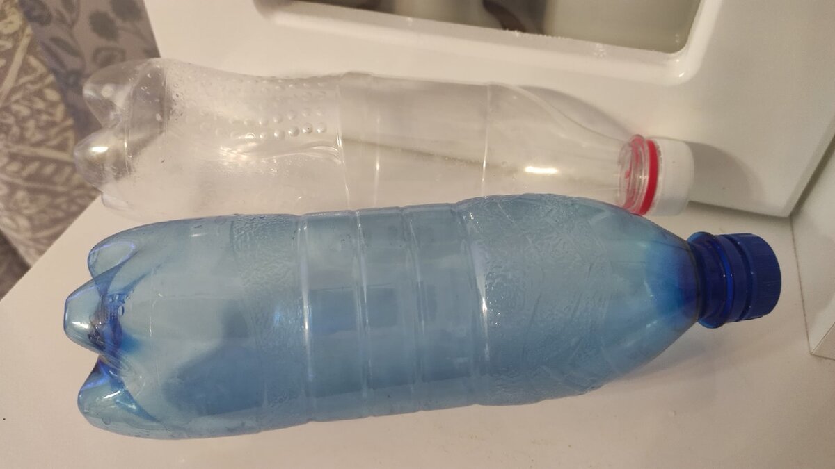 Уже много лет собираю пластиковые бутылки и использую их в быту. Покажу .