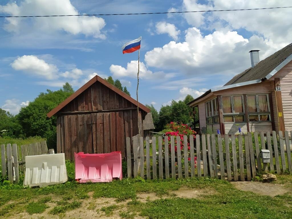 Штакетник: варианты забора в соседней деревне. Обойдемся без гениальных  финских строителей | Есть время под солнцем | Дзен