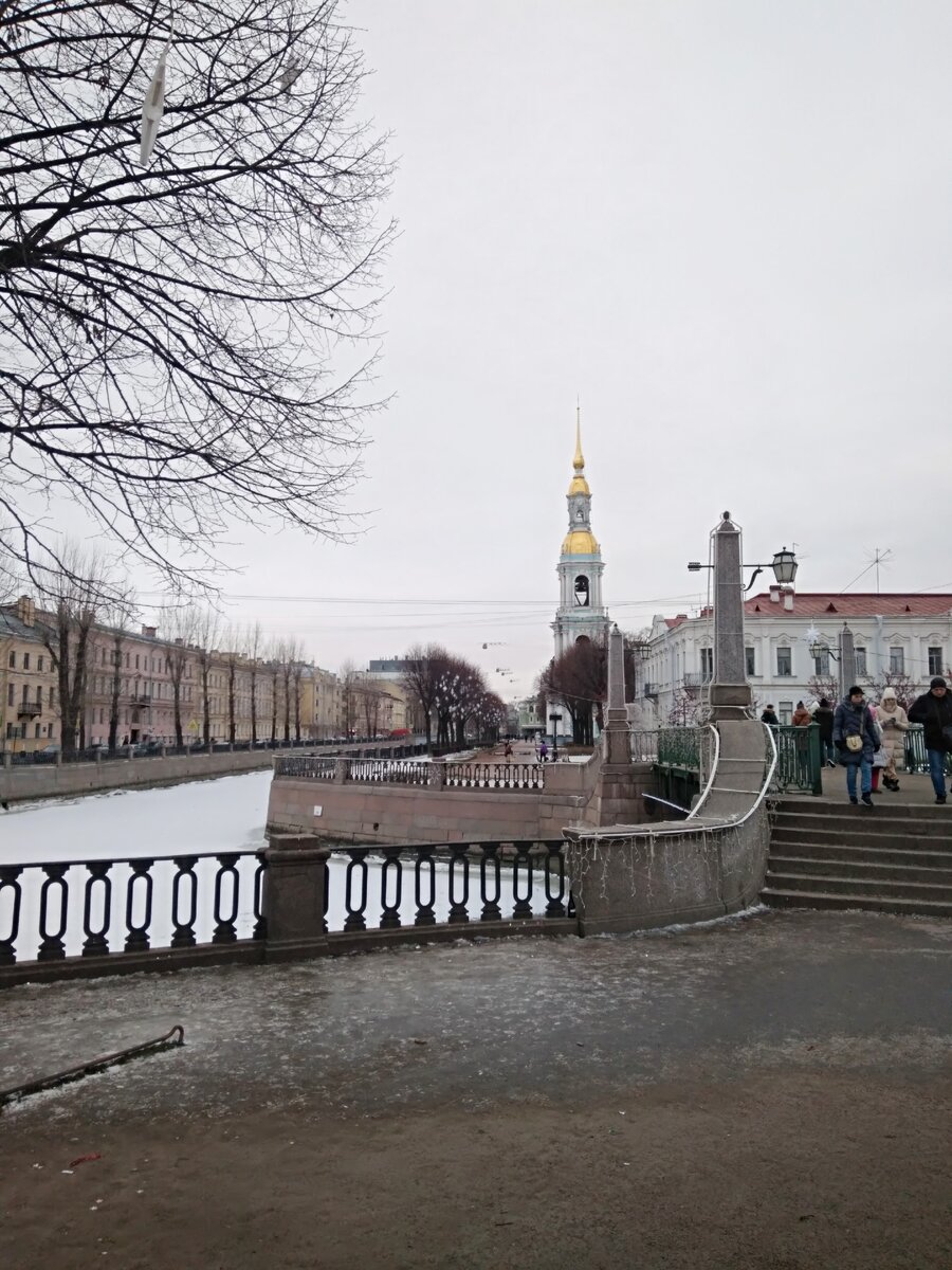 Сдержанно-серый Петербург в наш приезд
