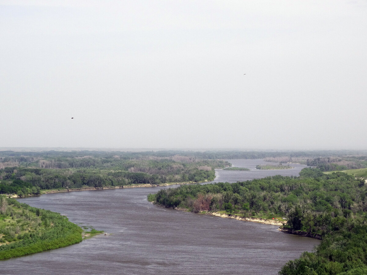 Дон. Он красив в любое время года. 