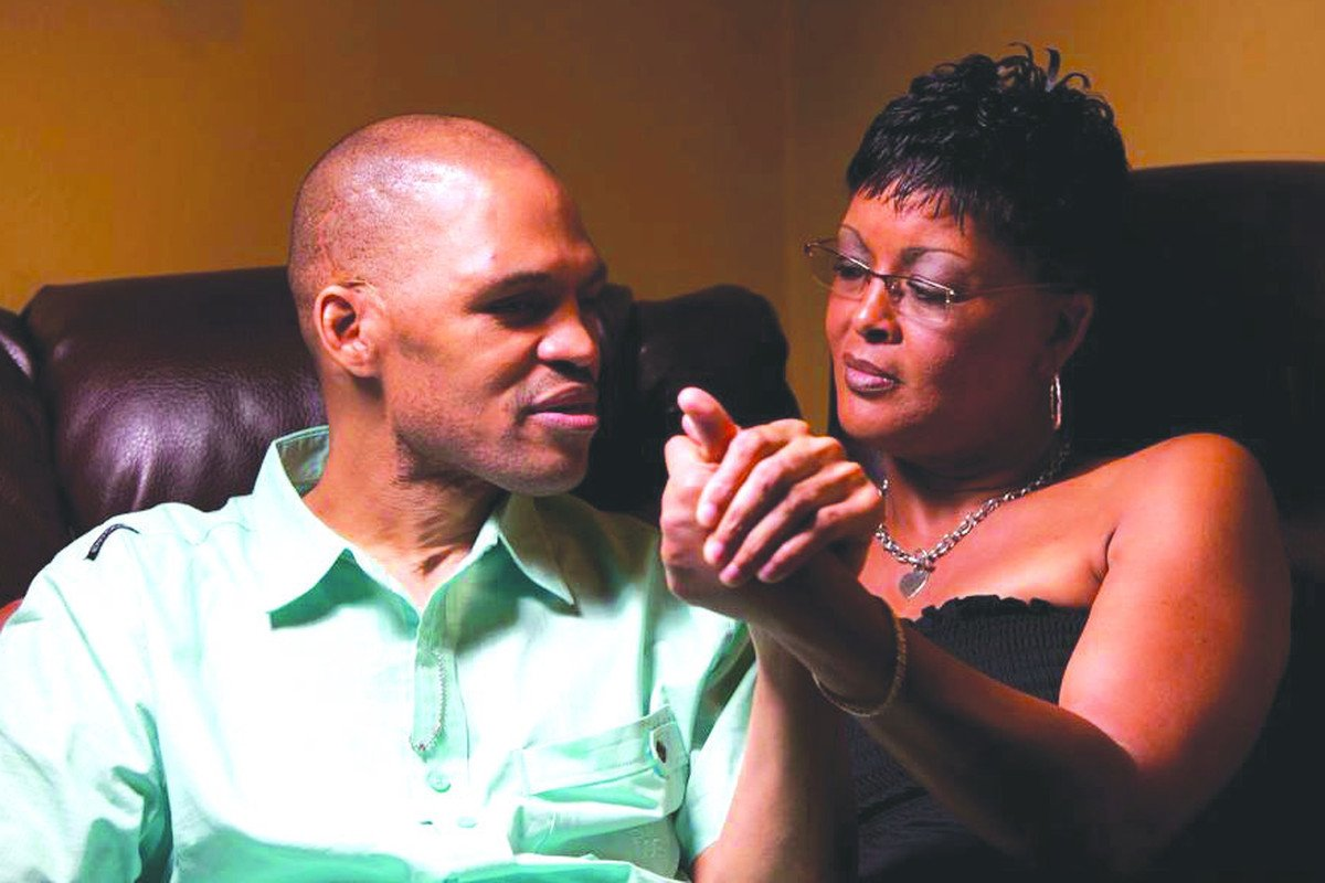 На фото Маккелану уже более 35 лет и он ведет затворнический образ жизни