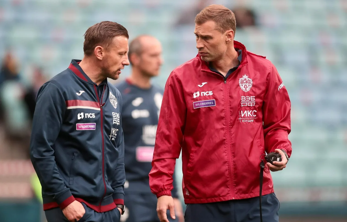Ивица Олич и Алексей Березуцкий когда-то отлично ладили на поле, но в тренерском штабе связки у них не вышло. Фото: ПФК ЦСКА