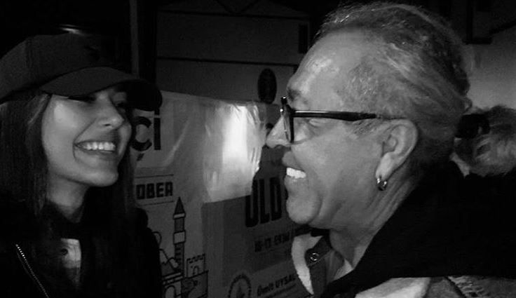 Дилан Чичек Дениз с отцом