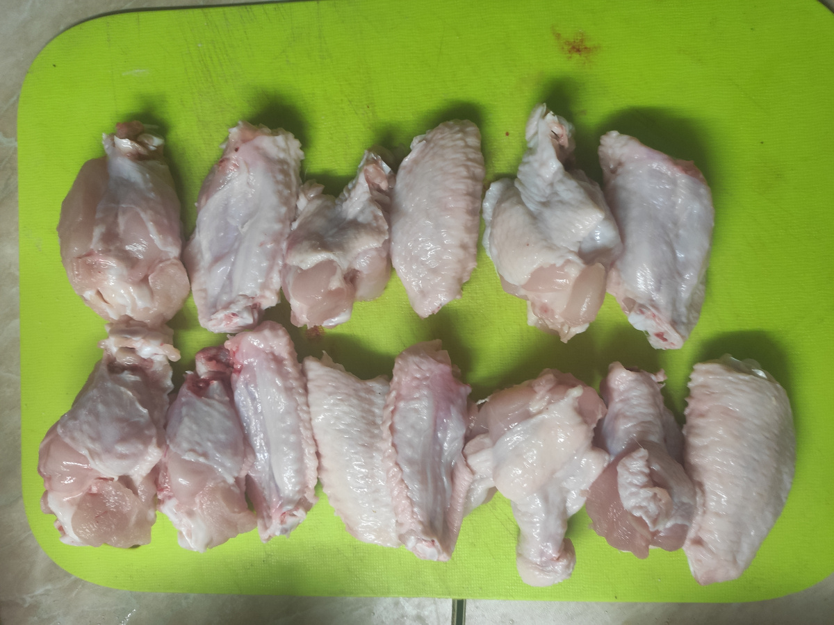 Разделываем крылья на части