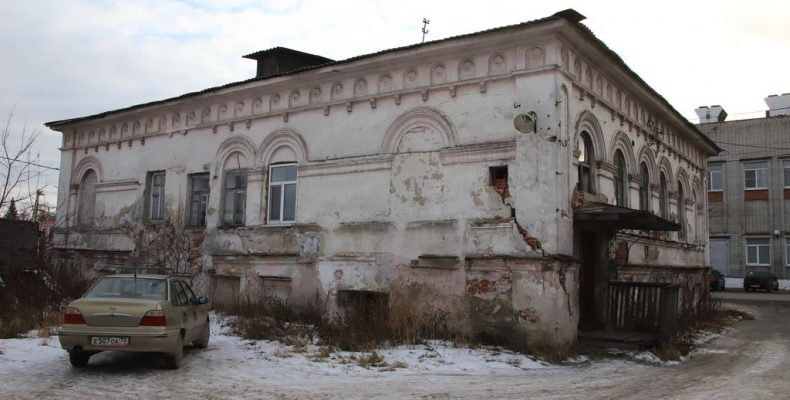 Специалисты администрации разъяснили, почему нельзя сохранить старинный дом № 175 по улице Энгельса. Фото Андрея Зайкова. 