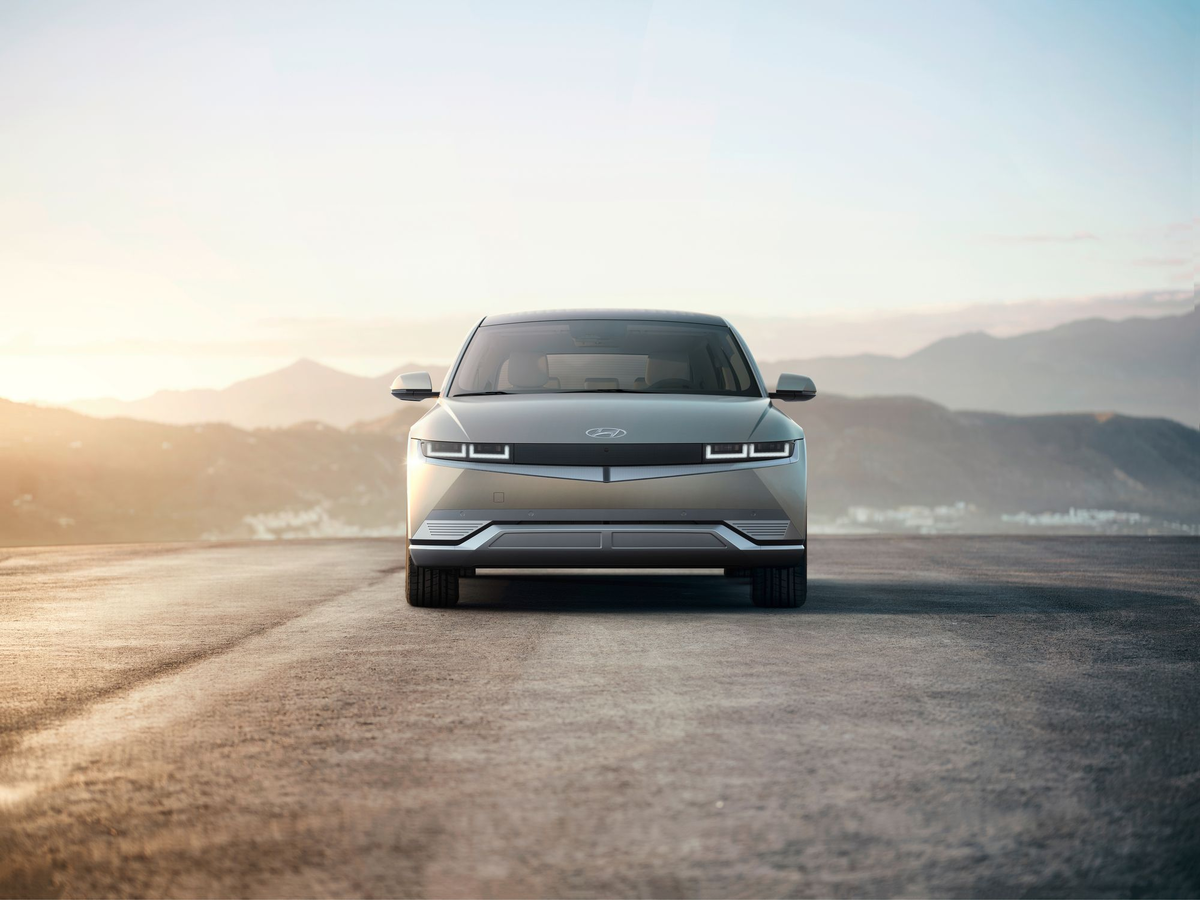 Диаметр колёс у машины на фото — 20 дюймов