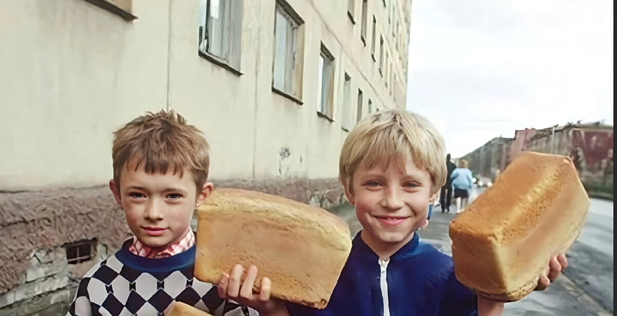 Хлебобулочные изделия в СССР и даже буханка хлеба – это было для некоторых отельное блюдо в рационе.