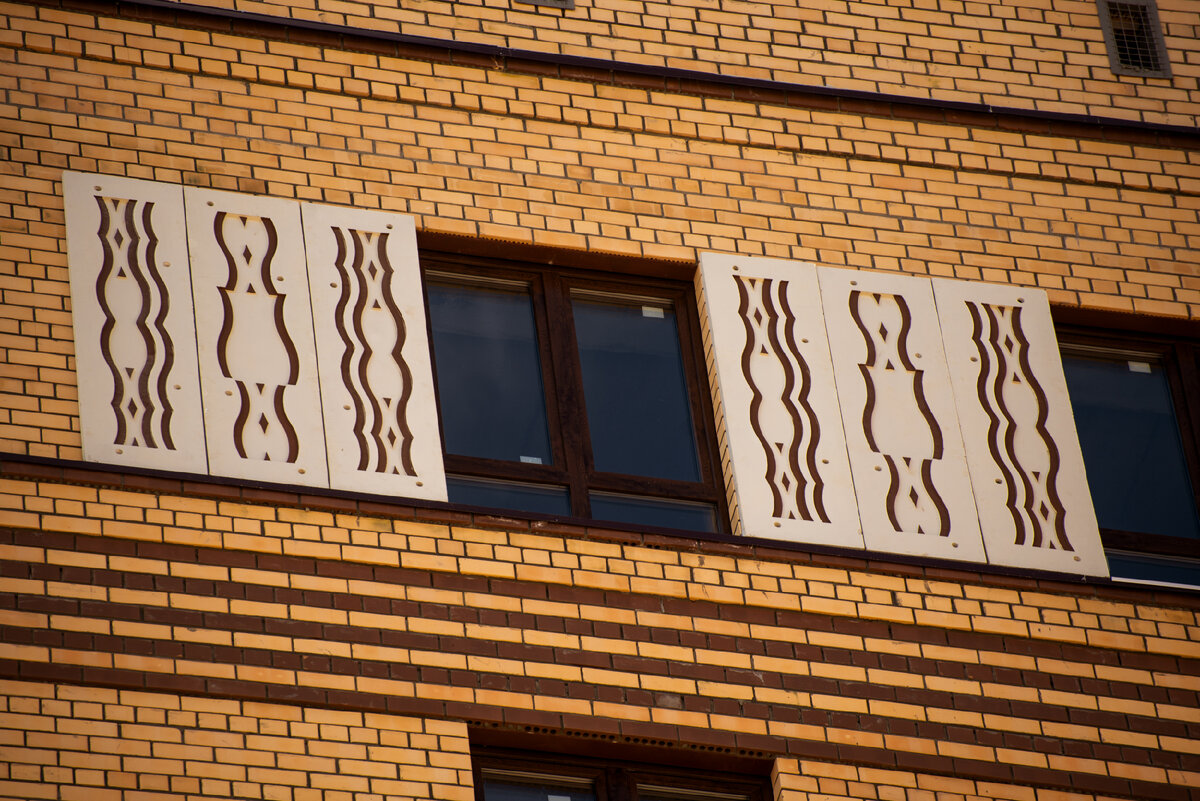 Дома в жилом квартале полностью выполнены из кирпича