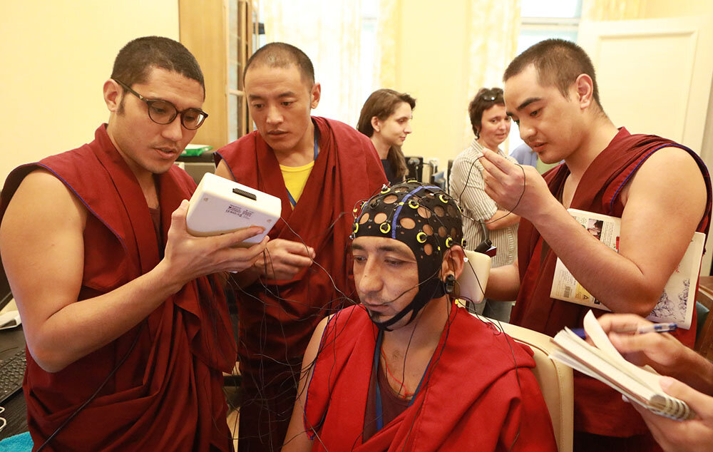 Фото взято с сайта: http://savetibet.ru/2020/07/13/buddhism-and-science.html