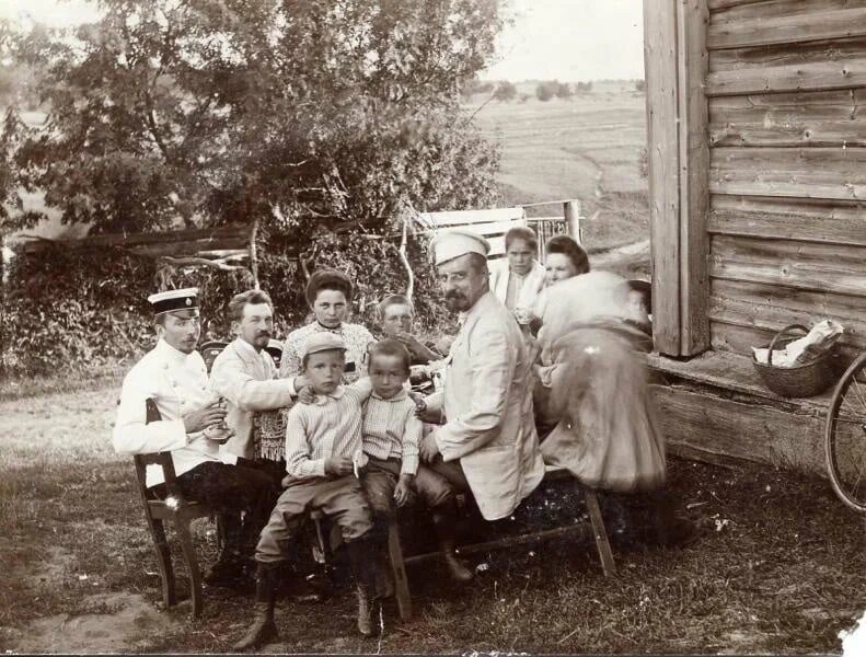 Воскресный день на даче. Неизвестный автор, 1910-е