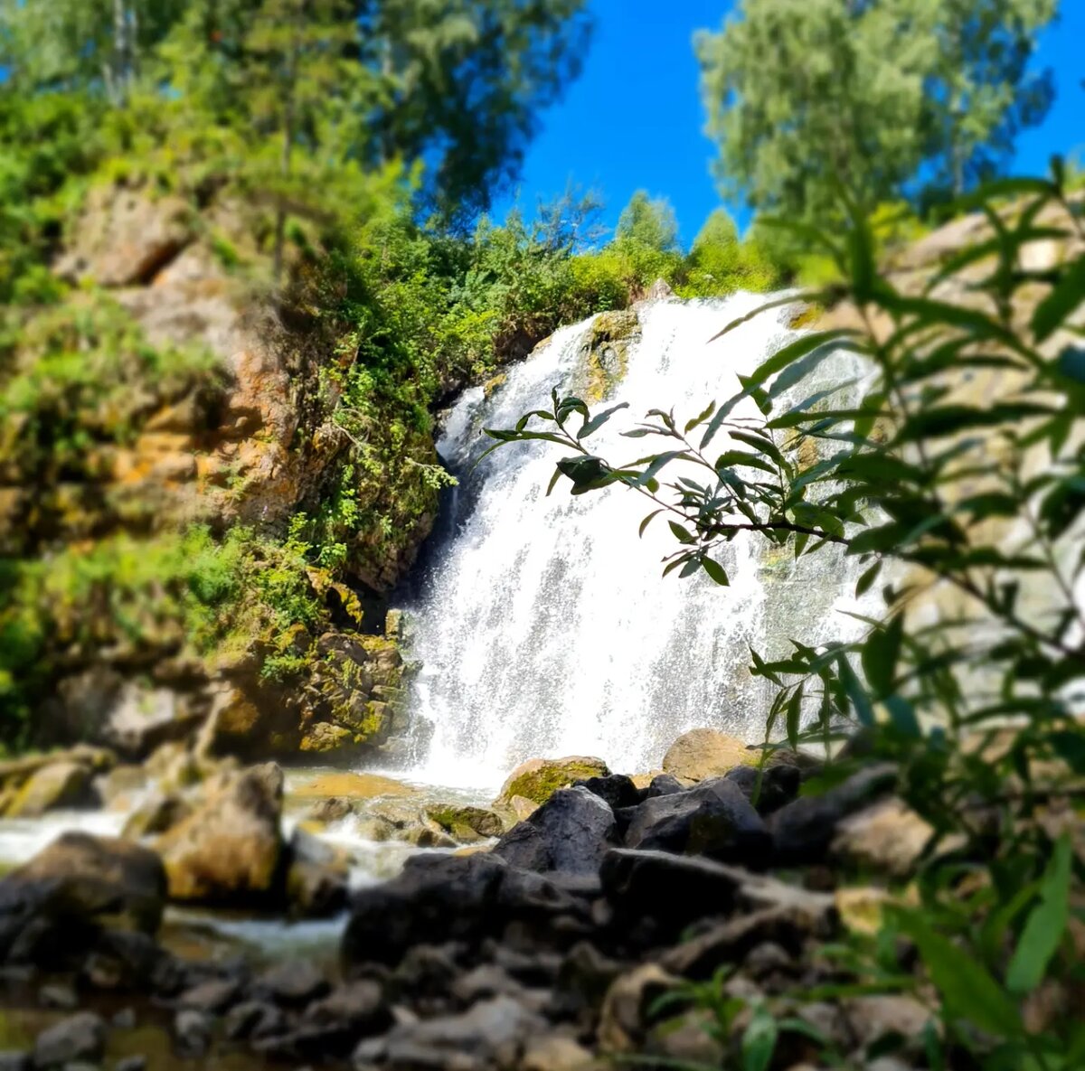 Водопад пещерский алтайский край фото