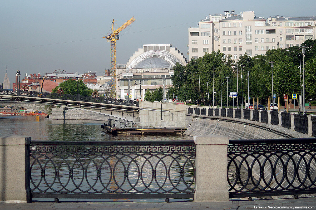Патриарший мост москва якиманская набережная фото Фото жизнь Татьяна Макеева слайдшоу избранных фото Патриарший мост