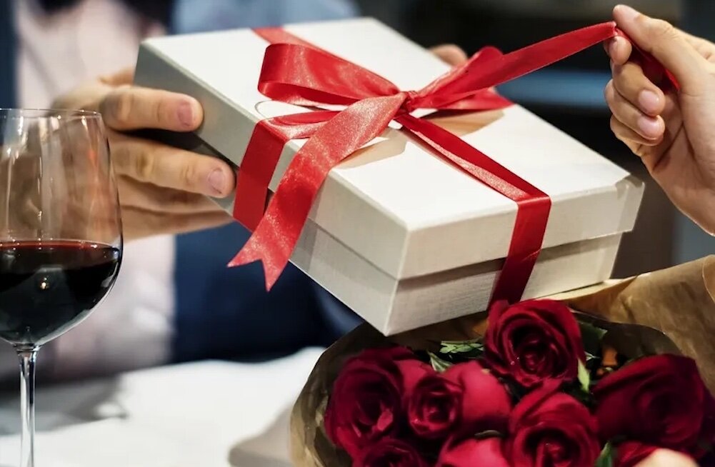 Идеи для подарка жене на 14 февраля: самые интересные и оригинальные идеи