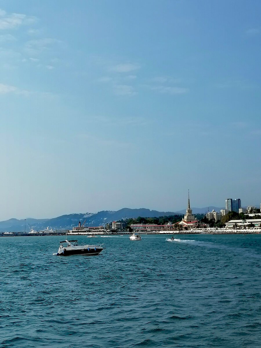 Пляж дельфин в лазаревском 2022. Сочи август 2022. Сочи август 2023. Сочи август 2023. Лазаревское август.