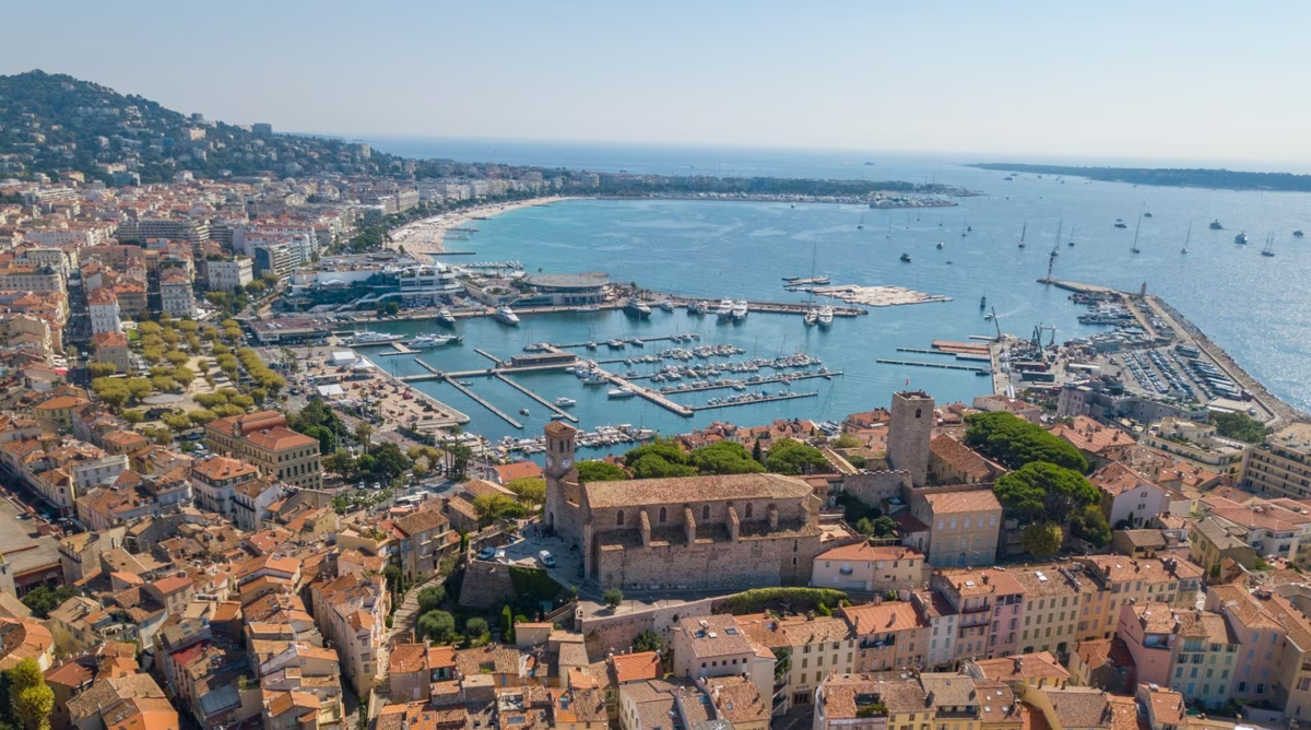 Ле Сюке в Каннах, Франция ©MAPLOGS.COM