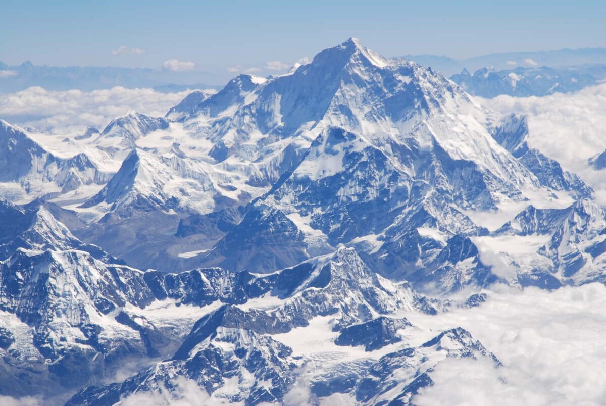 Самая высокая снежная гора. Гора Эверест(Джомолунгма). Эверест (Джомолунгма), Китай. Джамалумба гора и Эверест. Гора Джомолунгма (Эверест), гора Монблан..