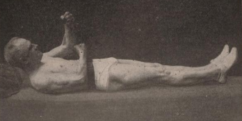 Несколько дней назад я опубликовала первую статью о Сэнфорде Беннете - человеке, который в 50 лет стал делать собственный комплекс упражнений для лица и тела в кровати, а к 72 годам по всем...-6