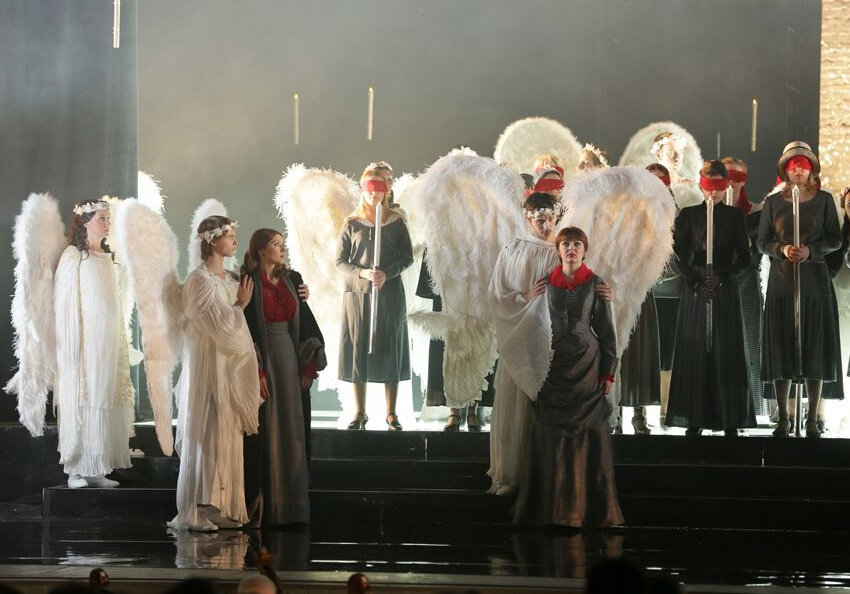 Мариинский театр, Cценическая постановка знаменитого "Реквиема" Дж. Верди, режиссёр Д. Финци Паска, фото www.mariinsky.ru