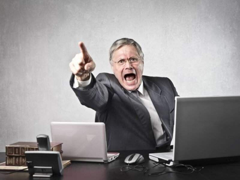 Это не лучший способ помочь сотруднику!