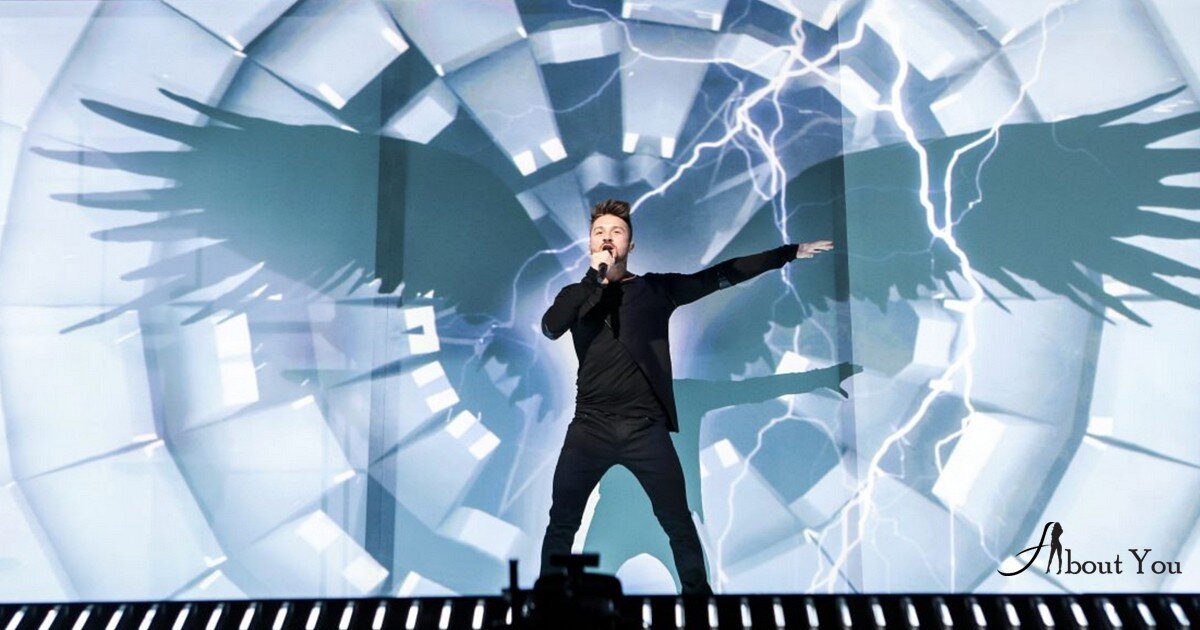 Фрагмент выступления Сергея Лазарева с композицией «You are the only one».