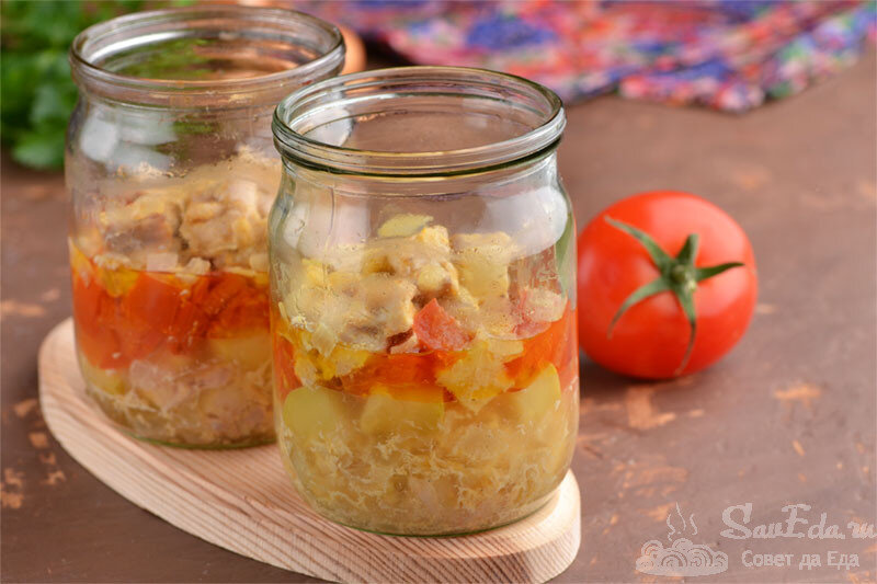 Мясо в банке в духовке рецепт. Курица с овощами в банке в духовке. Овощи тушеные в банке в духовке. Приготовление в стеклянной банке в духовке.