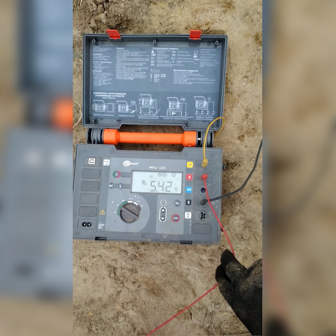 Омметр в работе / фото: ezrf.ru