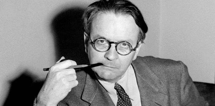 Реймънд Торнтън Чандлър (на английски: Raymond Thornton Chandler) е американски писател, оказал голямо влияние върху развитието на криминалната литература по света.