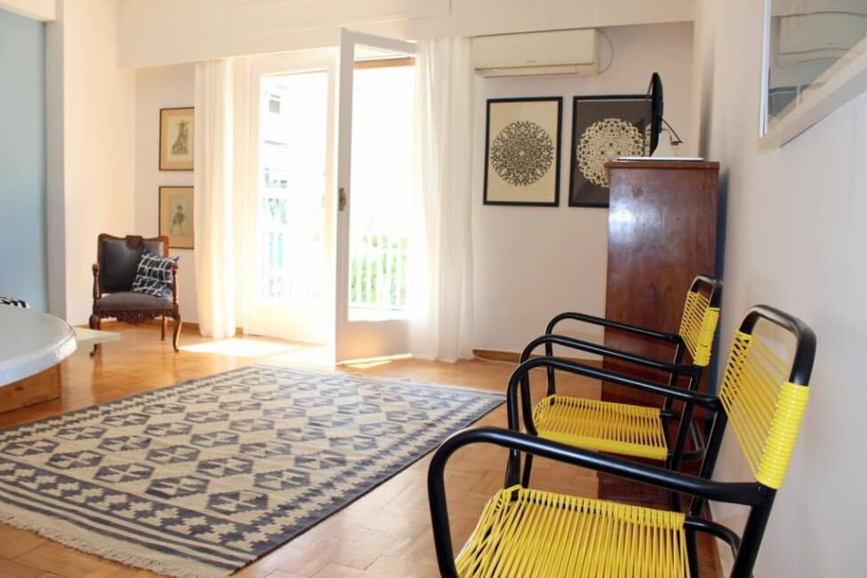 Простые афинские апартаменты