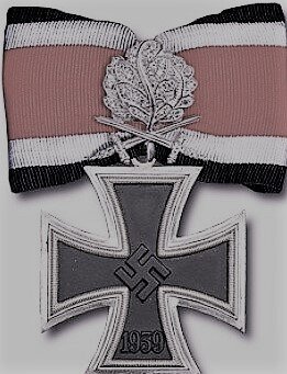 Крест с дубовыми листьями