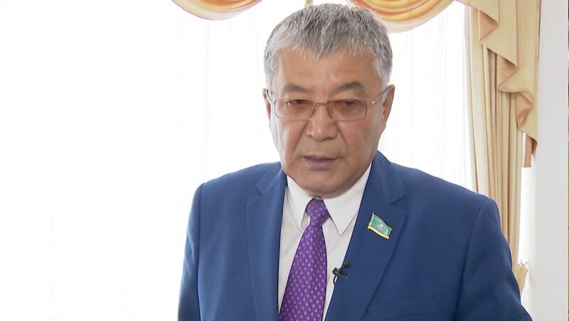 Сенатор Мурат Бактиярулы, автор идеи казнить за педофилию и изнасилования. Фото с сайта Nur.Kz