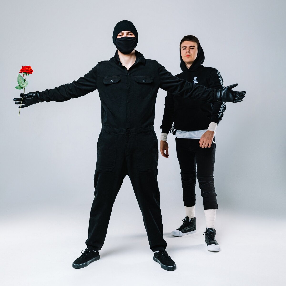 Ценности ребят: карьера, музыка, красота окружающего мира, поддержка близких и родных. 
Последний хит "Чёрная пантера". На первое место ребята ставят не музыку, а текст. В своих песнях затрагивают тему одиночества, смерти, разочарования. Смешение разных стилей  в своих композициях помогает выделяться среди других музыкантов. Эмоциональная подача помогает слушателю глубоко проникнуться в их текста песен. 