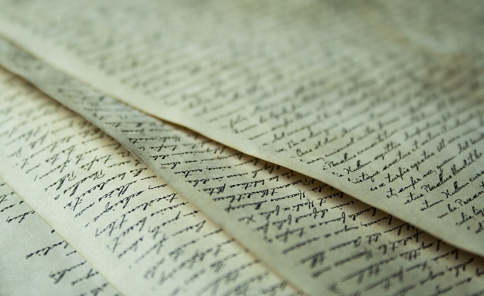 https://pixabay.com/photos/paper-font-old-antique-write-623167/