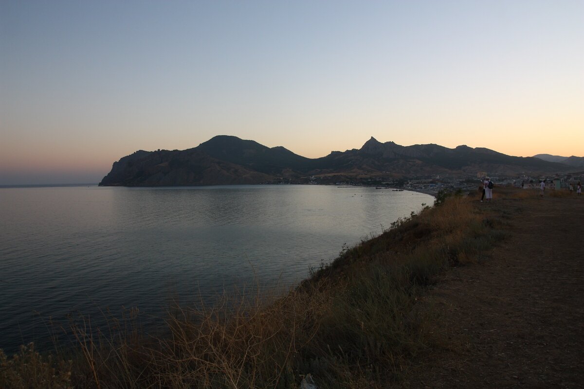 Вид на вечерний Коктебель 