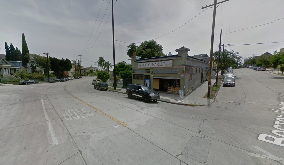 Именно здесь Брайн первый раз встретил Миу, затем Дома и здесь подрался с Винсом