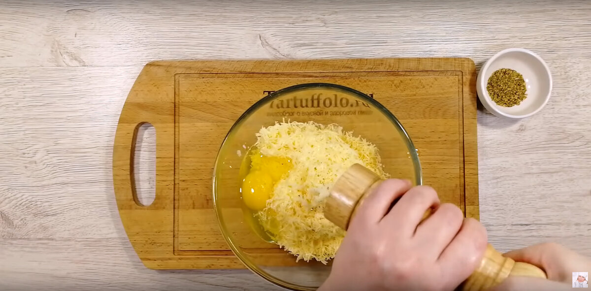 Нежные, ароматные творожно-сырные палочки за 20 минут понравятся абсолютно всем!