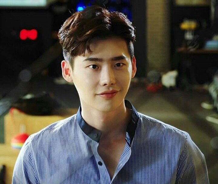 Ли Чон Сок в роли героя комикса Кан Чоля