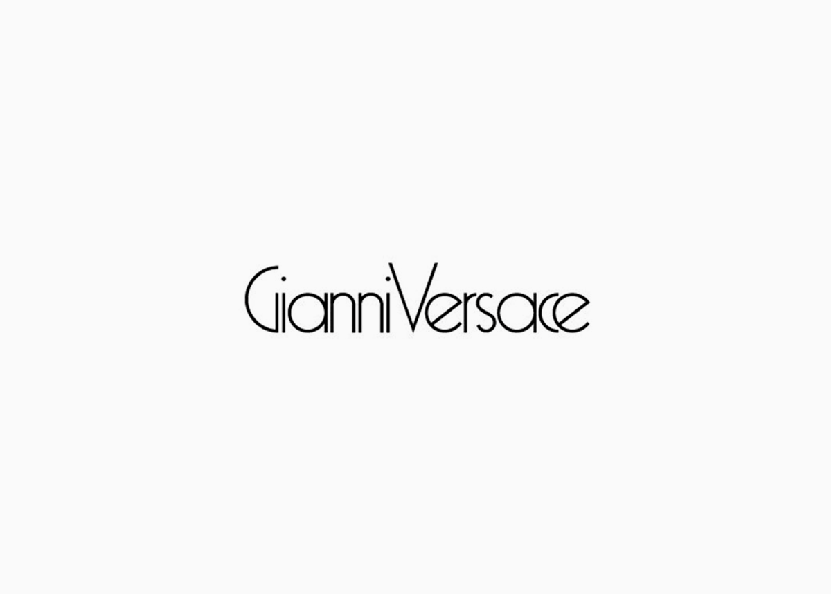  Версаче (Versace) — крупная итальянская компания, специализирующаяся на создании стильной одежды, парфюмерных композиций, аксессуаров, ювелирных украшений класса «люкс».-5