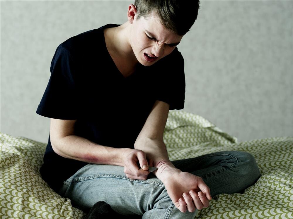 Этот подросток симулирует или правда болен?