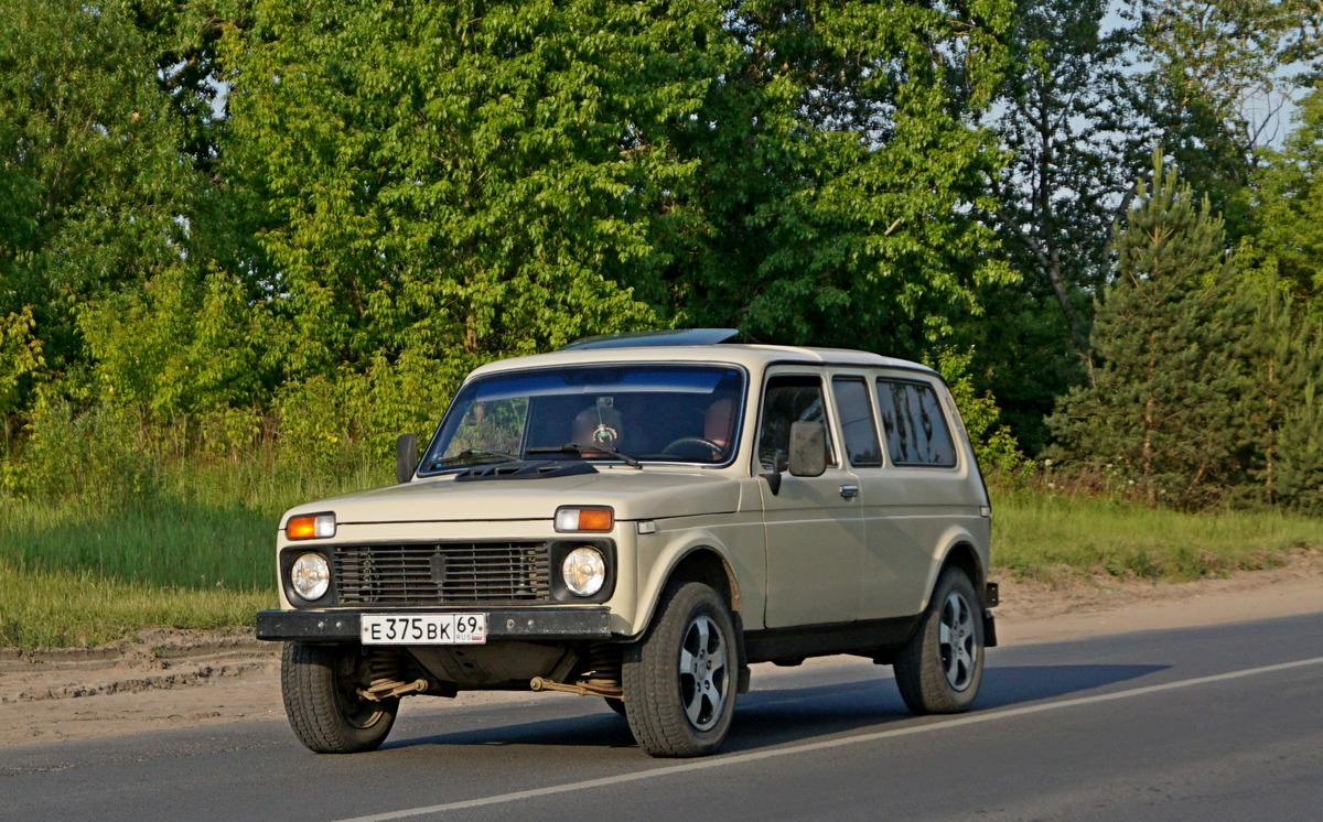 Нивы тульская область. Нива 2129 кедр. ВАЗ-2129 Нива. ВАЗ-2129 кедр. ВАЗ (Lada) 2129.