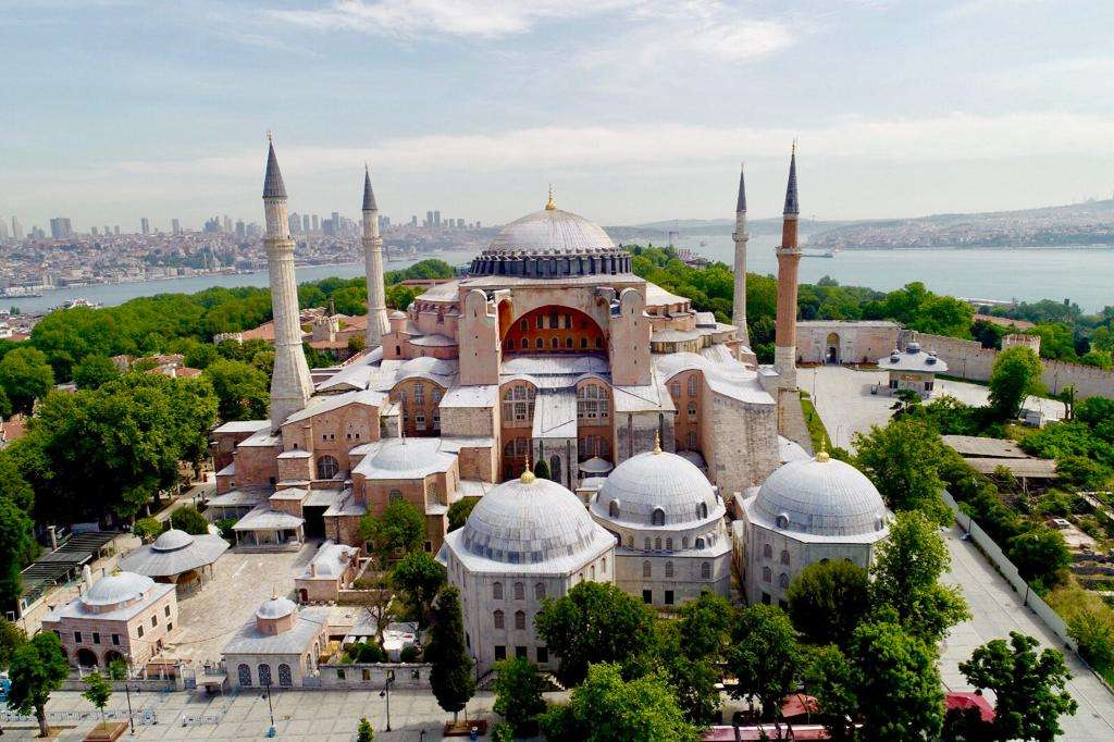 Hagia sophia стамбул. Собор Святой Софии Стамбул. Храм Святой Софии в Турции. Мечеть в Софии Константинопольской. Софийский собор в Константинополе.