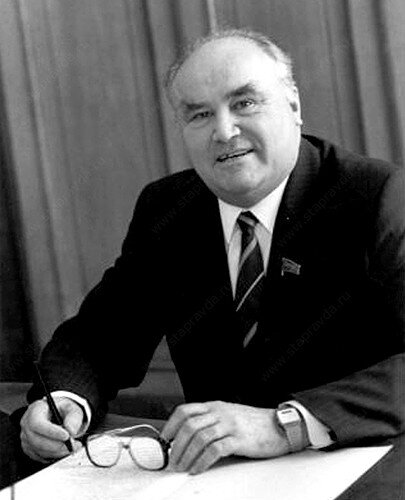 Превый заместитель Председателя Совета министров СССР - Председатель Государственного агропромышленного комитета СССР В.С. Мураховский