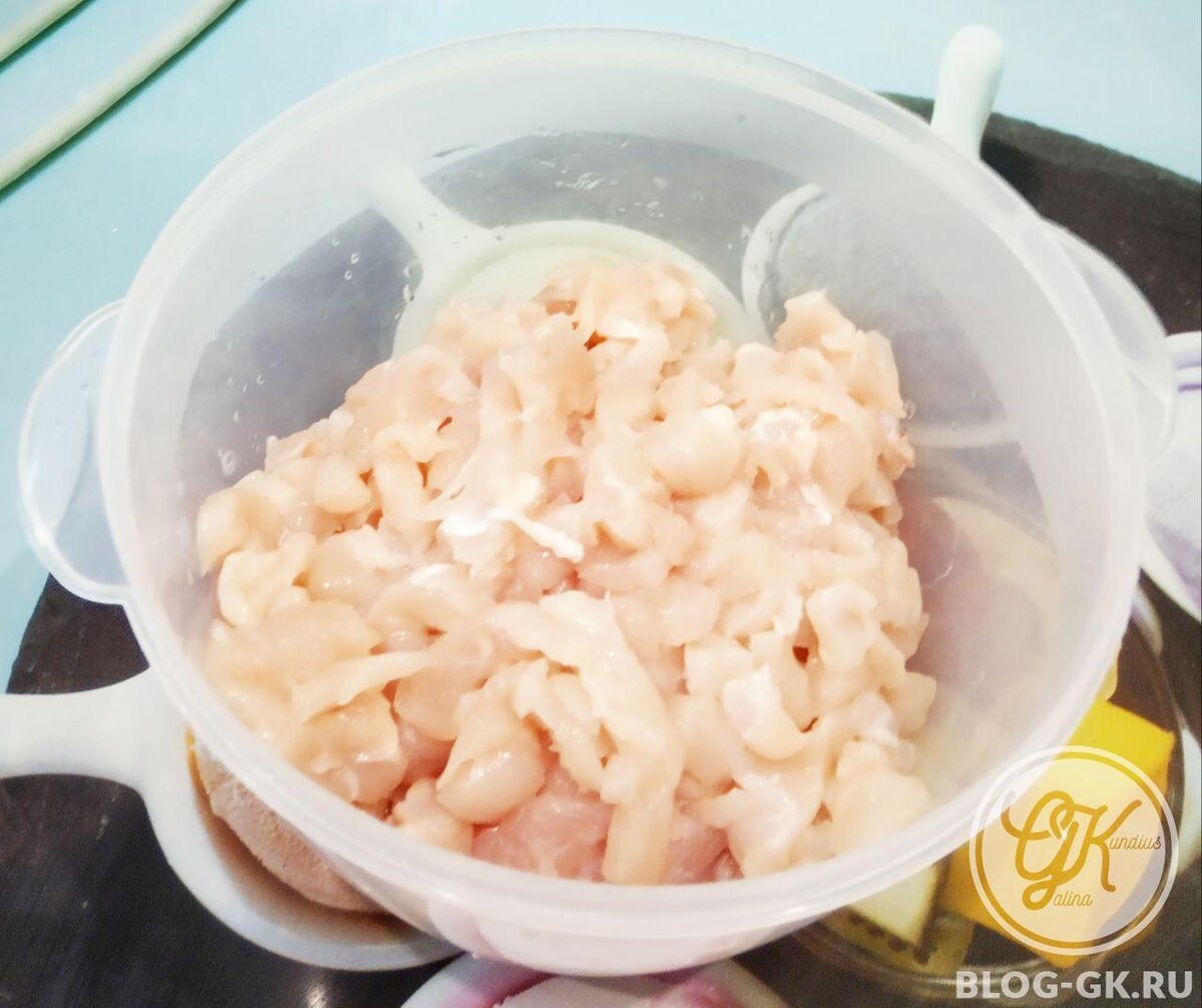 Куриное мясо небольшими кубиками