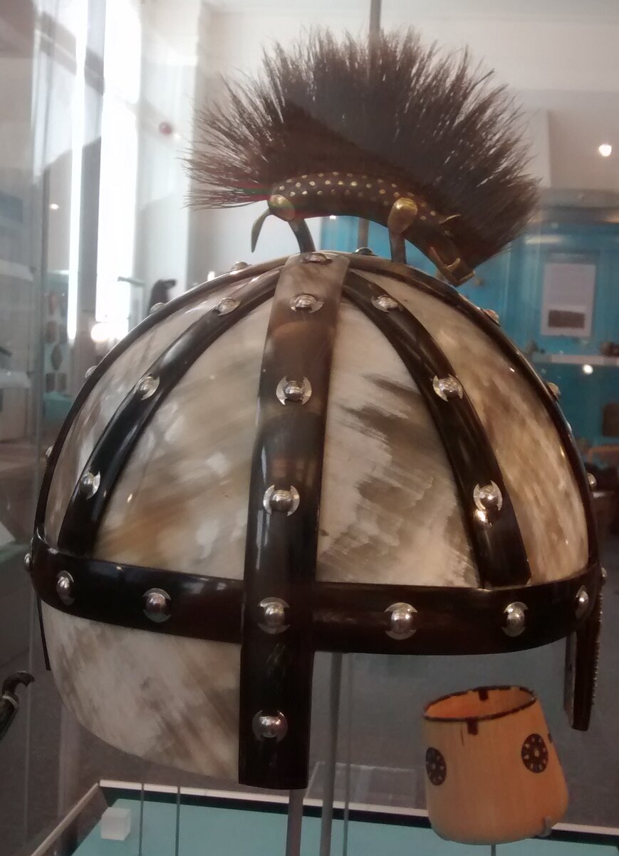 Так воссоздали шлем из Бэнти Грэндж английские археологи. Экспонируется в музее Уэстон-Парк (Шеффилд, Южный Йоркшир, Англия)